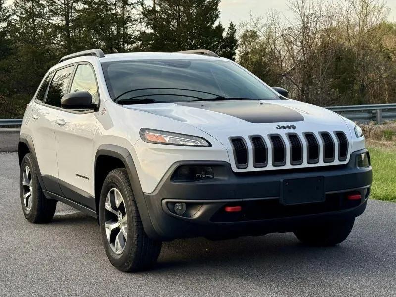 used 2015 Jeep Cherokee car, priced at $10,900