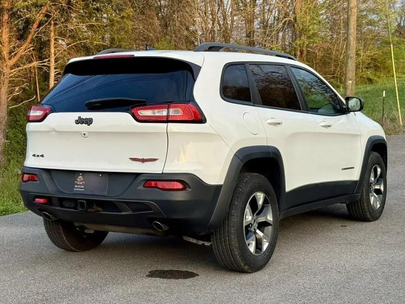 used 2015 Jeep Cherokee car, priced at $10,900