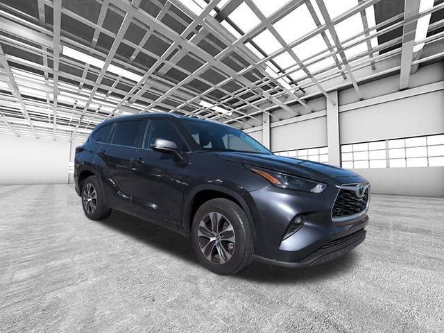 used 2024 Toyota Highlander car, priced at $35,186