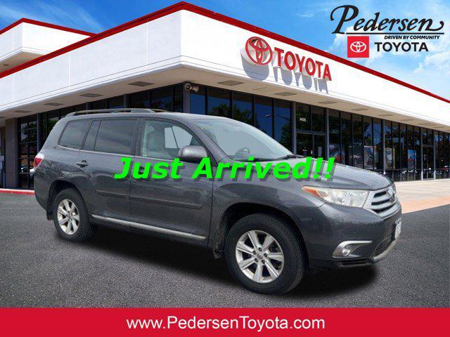 used 2012 Toyota Highlander car, priced at $13,900