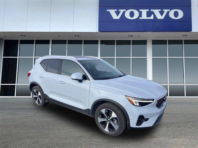 used 2025 Volvo XC40 car, priced at $28,300