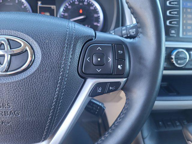 used 2019 Toyota Highlander car, priced at $27,300