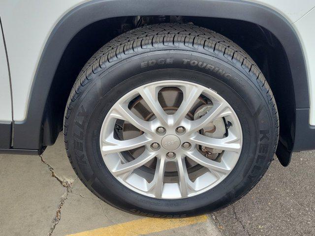 used 2019 Jeep Cherokee car, priced at $14,300