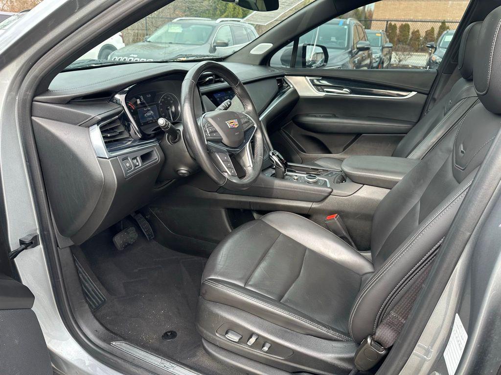 used 2024 Cadillac XT5 car, priced at $33,990