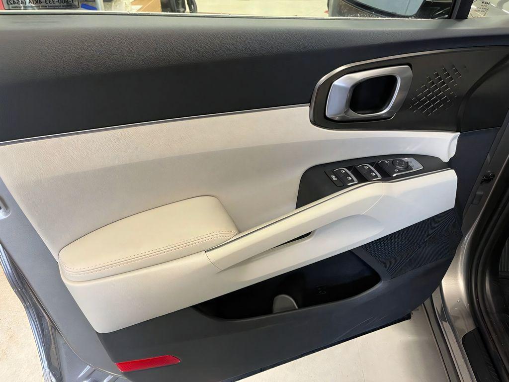 new 2026 Kia Sorento Hybrid car, priced at $37,381