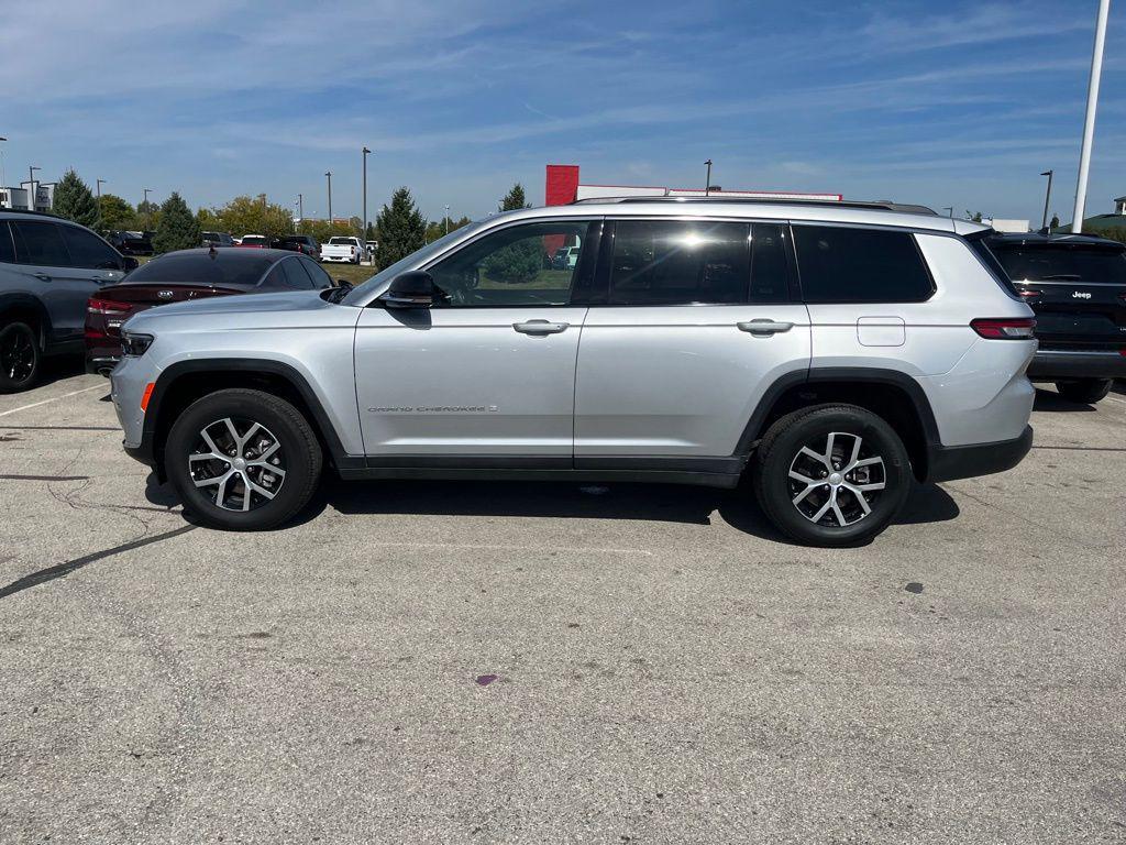 used 2024 Jeep Grand Cherokee L car, priced at $32,790