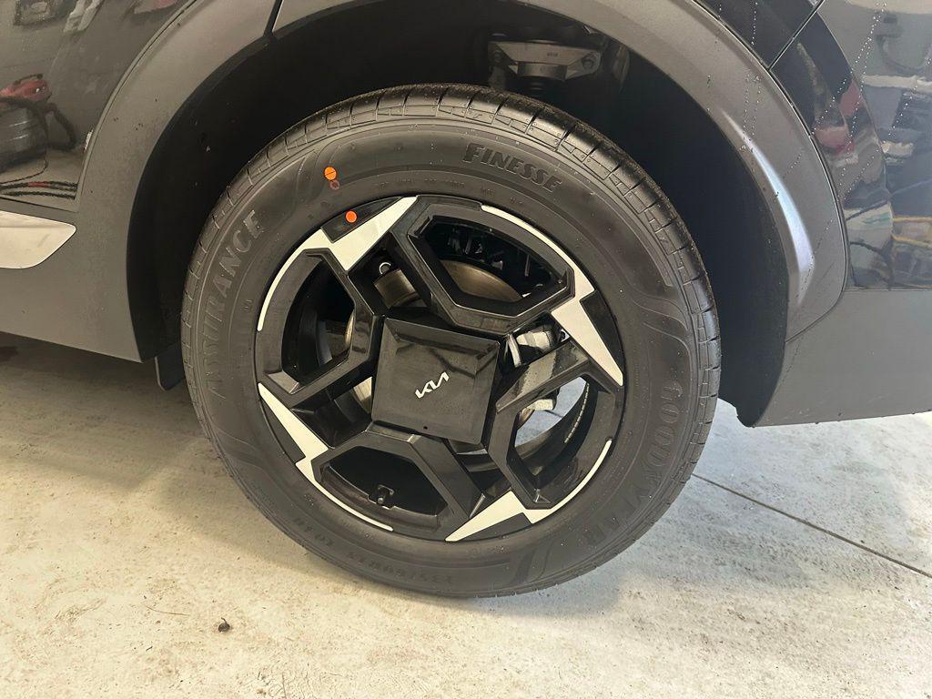 new 2026 Kia Sportage Hybrid car, priced at $34,878