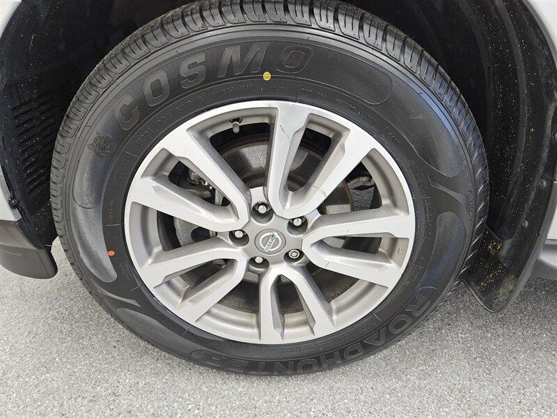 used 2014 Nissan Pathfinder car, priced at $10,995