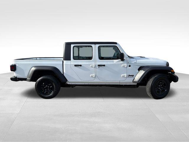 new 2026 Jeep Gladiator car, priced at $38,987