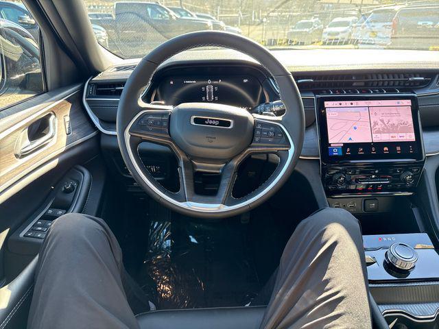 new 2025 Jeep Grand Cherokee car, priced at $47,737