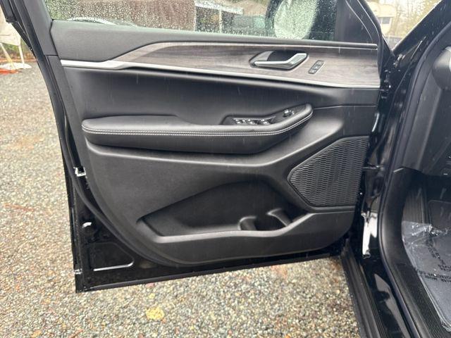 new 2025 Jeep Grand Cherokee L car, priced at $45,499