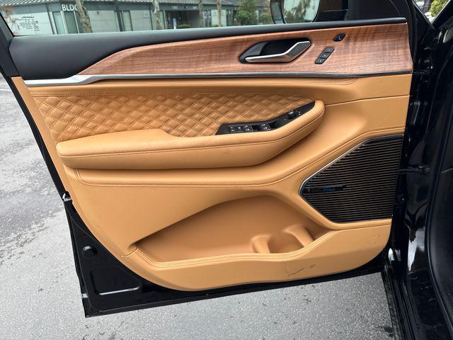 new 2025 Jeep Grand Cherokee car