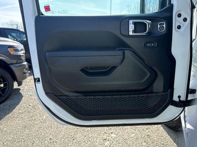 new 2026 Jeep Gladiator car, priced at $46,910