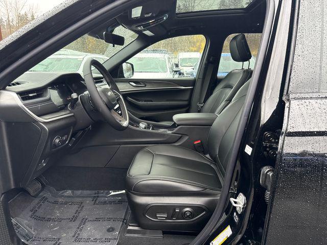 new 2025 Jeep Grand Cherokee L car, priced at $46,000