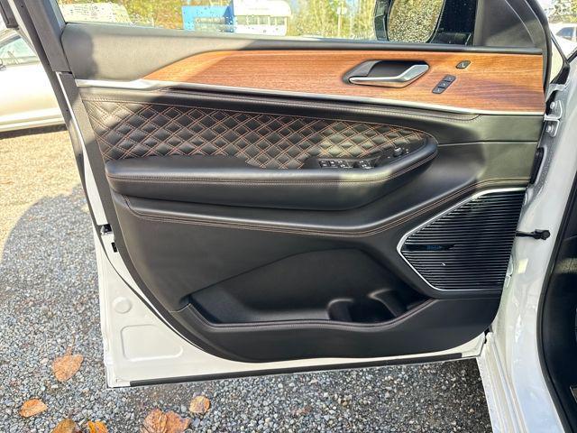 new 2025 Jeep Grand Cherokee L car, priced at $64,999