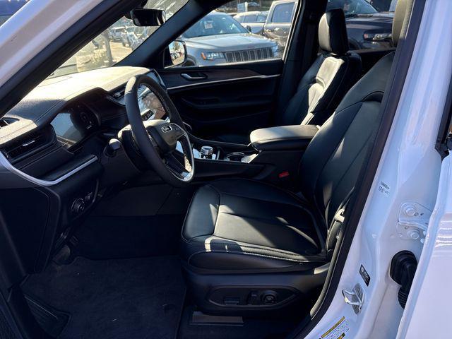 new 2026 Jeep Grand Cherokee car, priced at $49,985