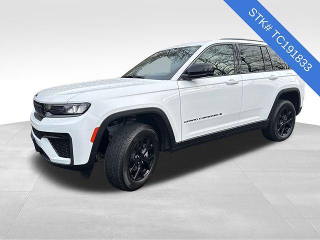 new 2026 Jeep Grand Cherokee car, priced at $47,930