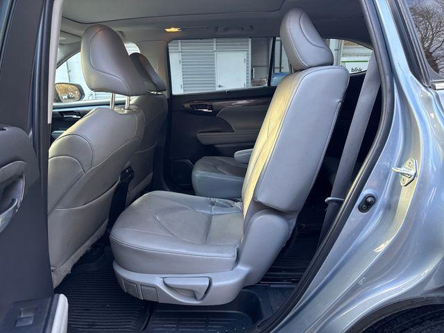 used 2022 Toyota Highlander car, priced at $36,500