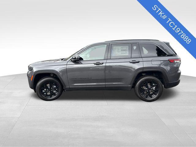 new 2026 Jeep Grand Cherokee car, priced at $48,525
