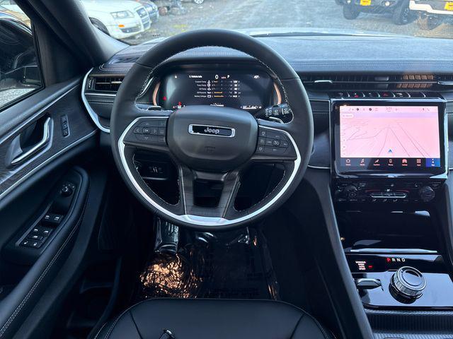 new 2025 Jeep Grand Cherokee car, priced at $45,737