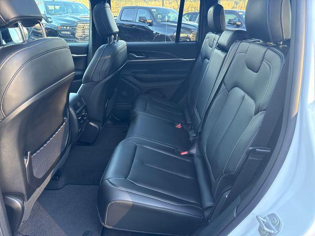 new 2025 Jeep Grand Cherokee car, priced at $45,737