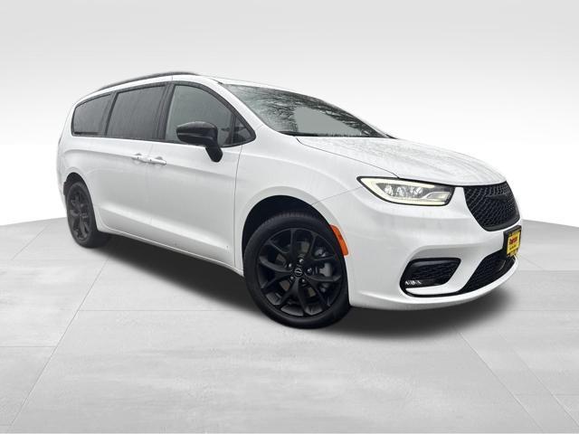 new 2026 Chrysler Pacifica car, priced at $46,499