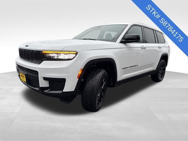 new 2025 Jeep Grand Cherokee L car, priced at $40,000