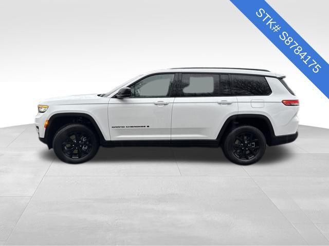 new 2025 Jeep Grand Cherokee L car, priced at $40,000