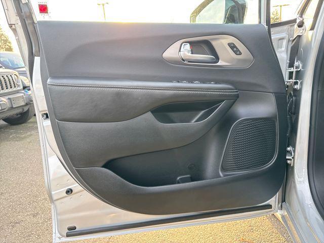 new 2026 Chrysler Pacifica car, priced at $44,487