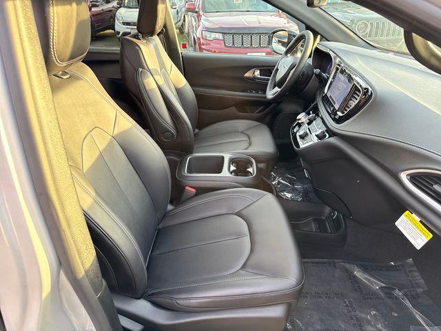 new 2026 Chrysler Pacifica car, priced at $44,487