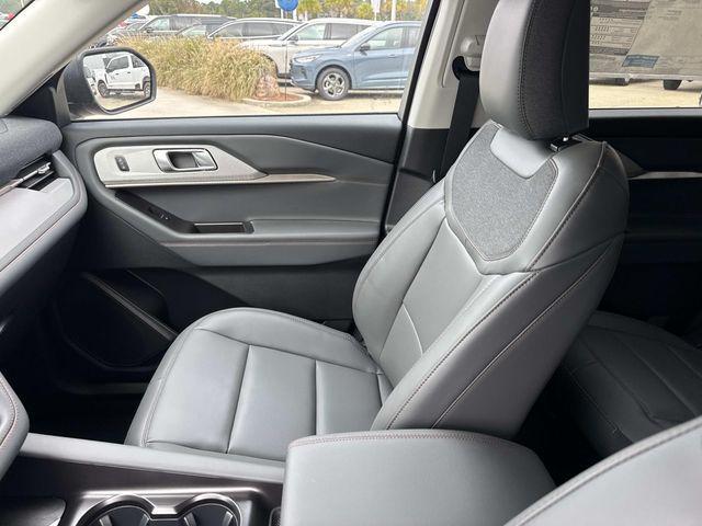 new 2025 Ford Explorer car, priced at $43,780