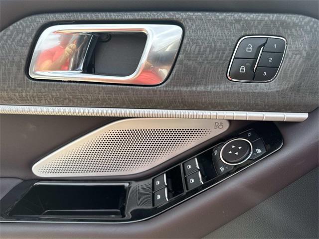 new 2025 Ford Explorer car, priced at $52,495