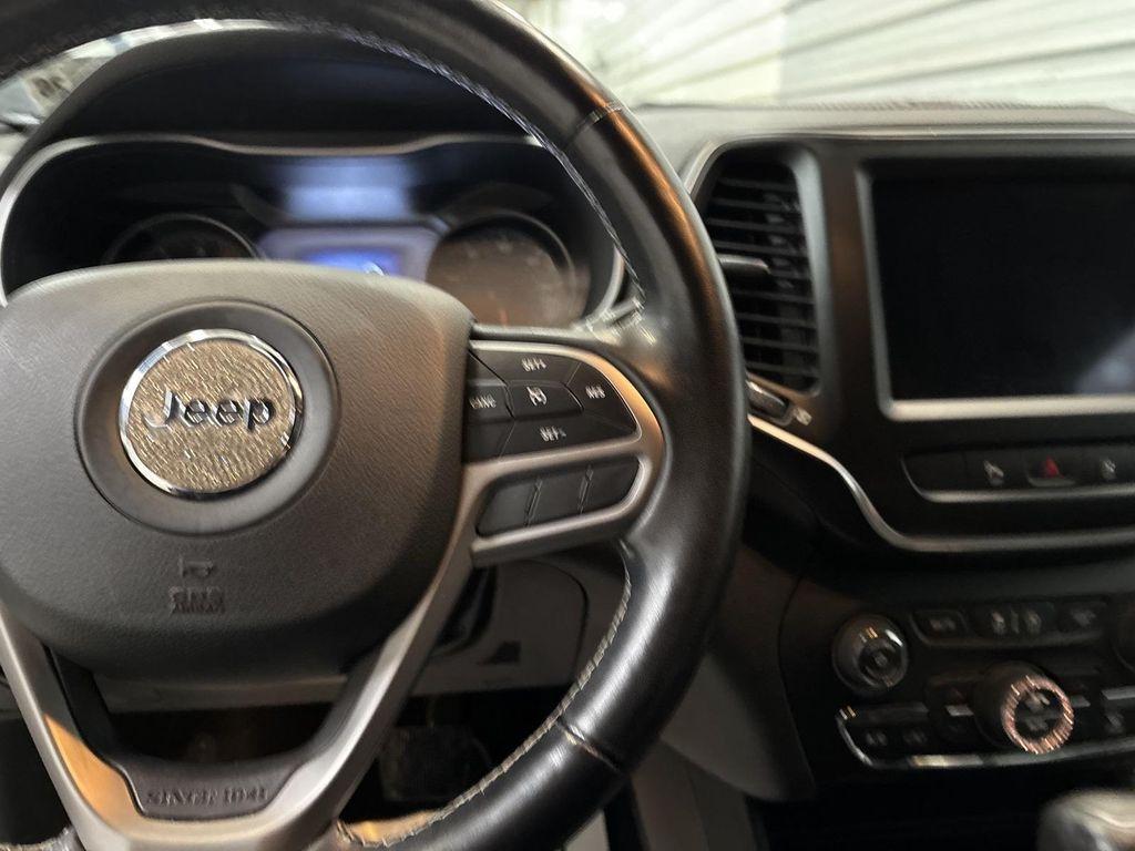 used 2021 Jeep Cherokee car, priced at $18,995