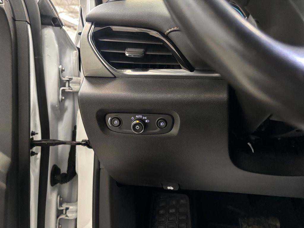 used 2021 Chevrolet Traverse car, priced at $20,995