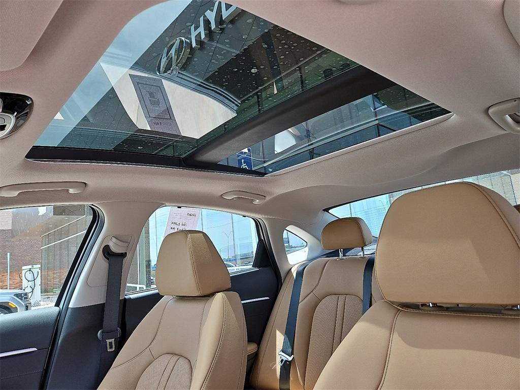 new 2025 Hyundai Sonata Hybrid car, priced at $35,975