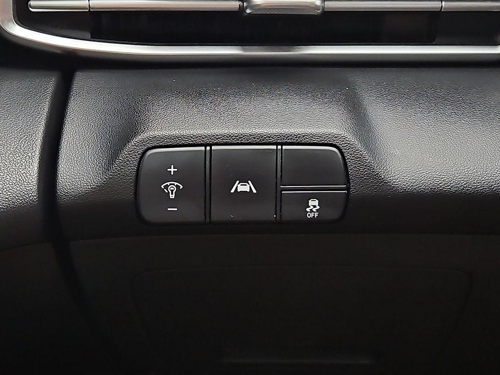 used 2022 Hyundai Elantra car, priced at $18,071