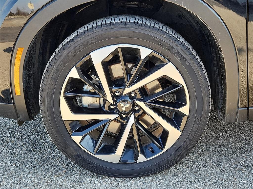 used 2024 Mitsubishi Outlander car, priced at $23,663