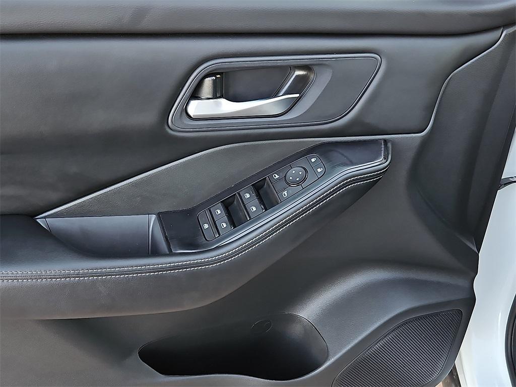 used 2024 Nissan Rogue car, priced at $22,395