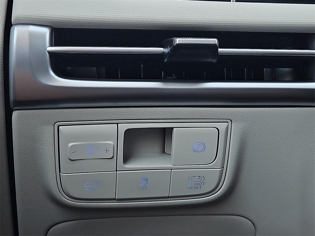 new 2025 Hyundai TUCSON Hybrid car, priced at $30,770