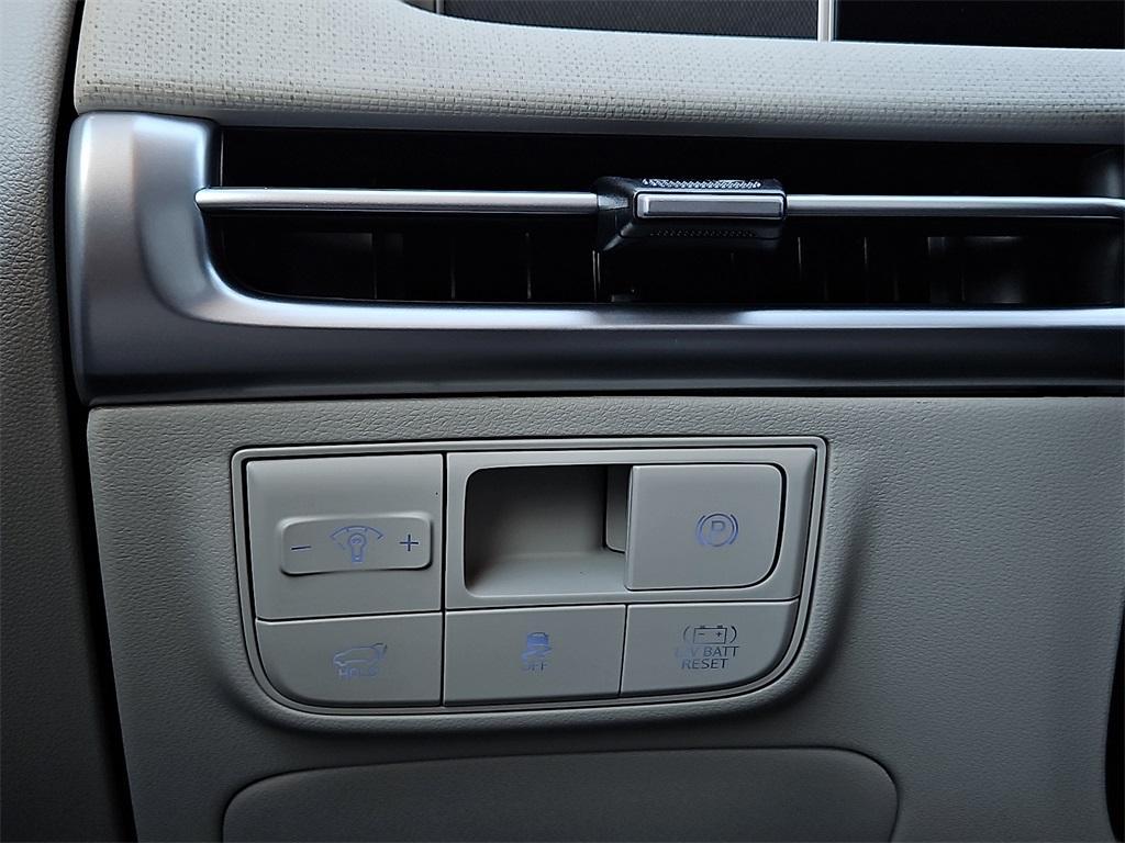 new 2026 Hyundai TUCSON Hybrid car, priced at $33,295