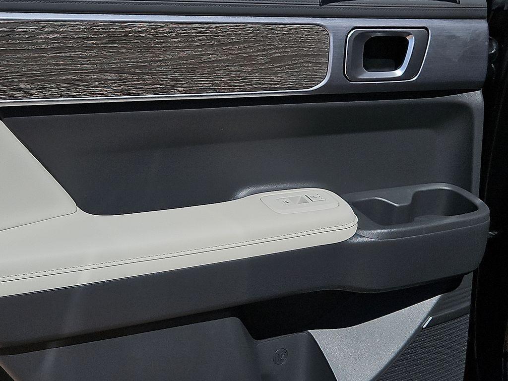 used 2024 Hyundai Santa Fe car, priced at $33,553