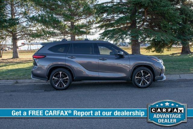 used 2021 Toyota Highlander car, priced at $34,995