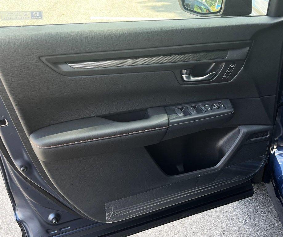 new 2026 Honda CR-V Hybrid car, priced at $38,725