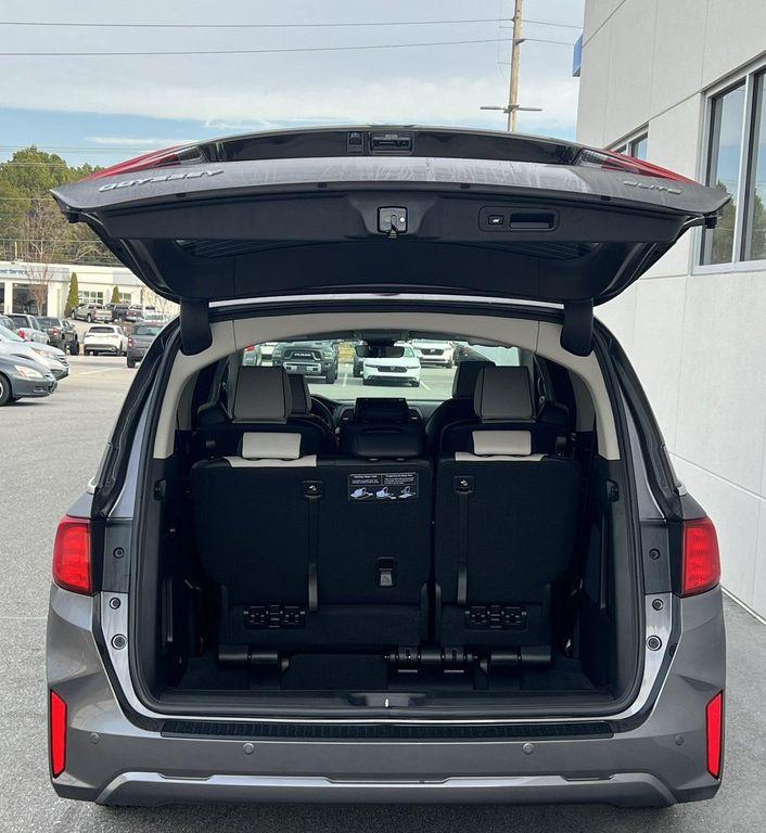 new 2026 Honda Odyssey car, priced at $50,990