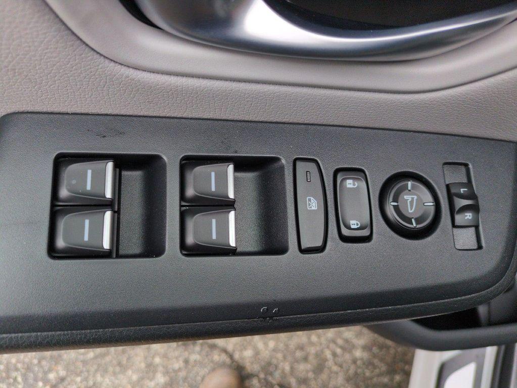 new 2025 Honda Pilot car, priced at $43,680