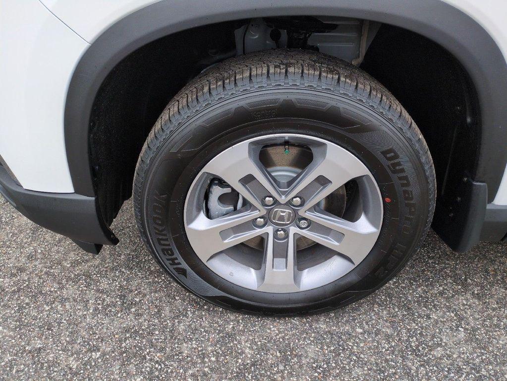 new 2025 Honda Pilot car, priced at $43,680