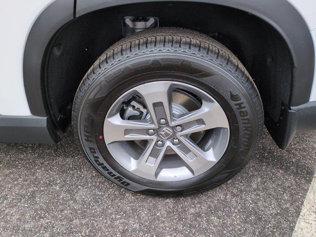 new 2025 Honda Pilot car, priced at $43,680