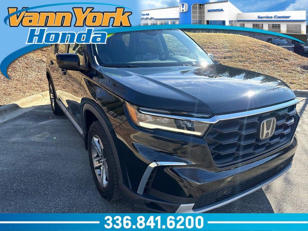 used 2023 Honda Pilot car, priced at $33,299