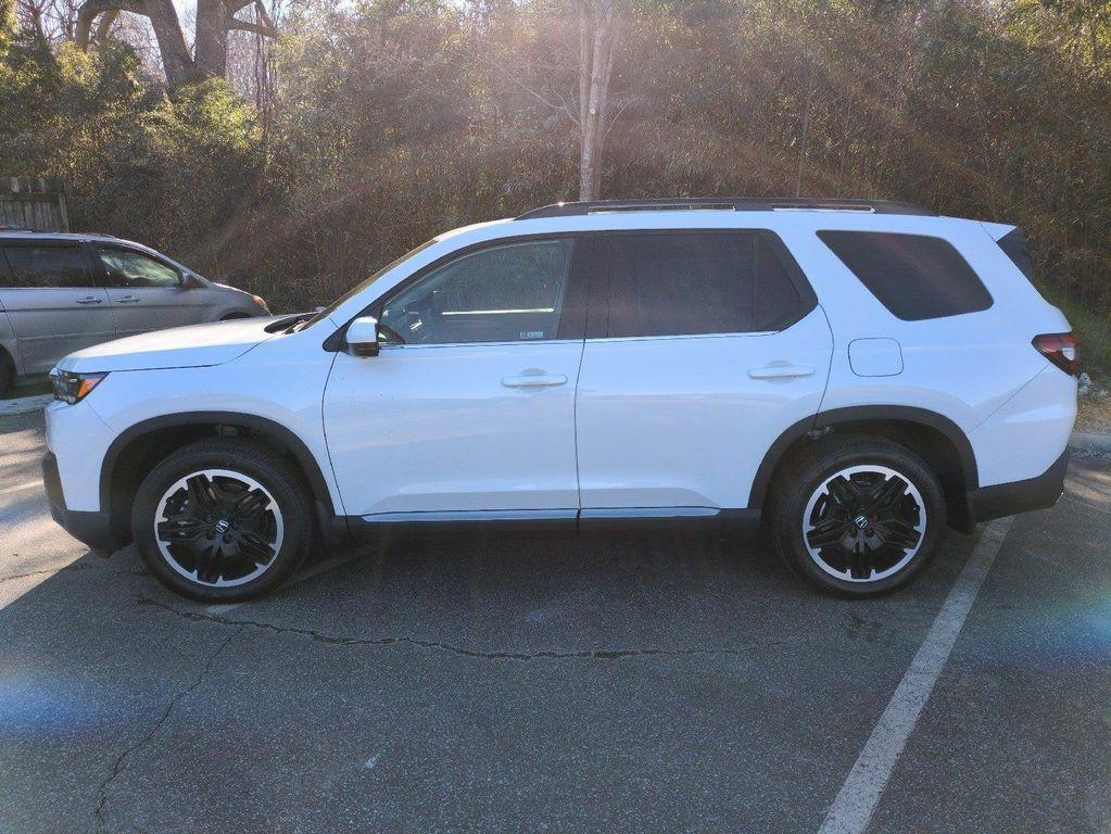 new 2026 Honda Pilot car, priced at $54,245