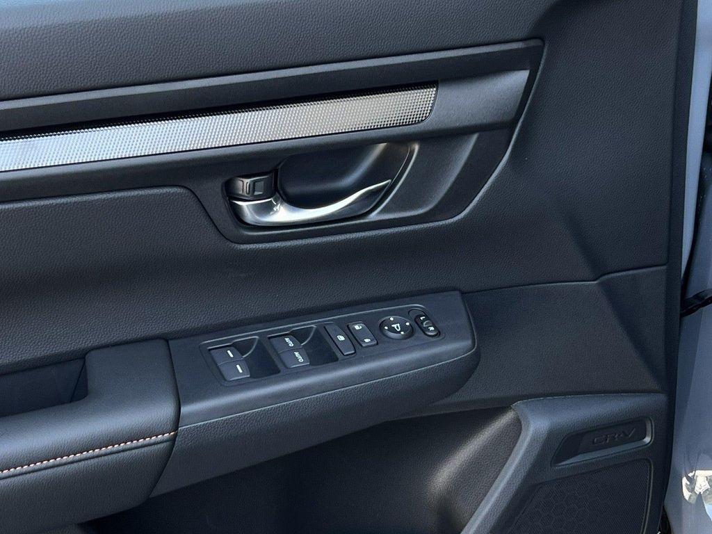 new 2026 Honda CR-V Hybrid car, priced at $39,105